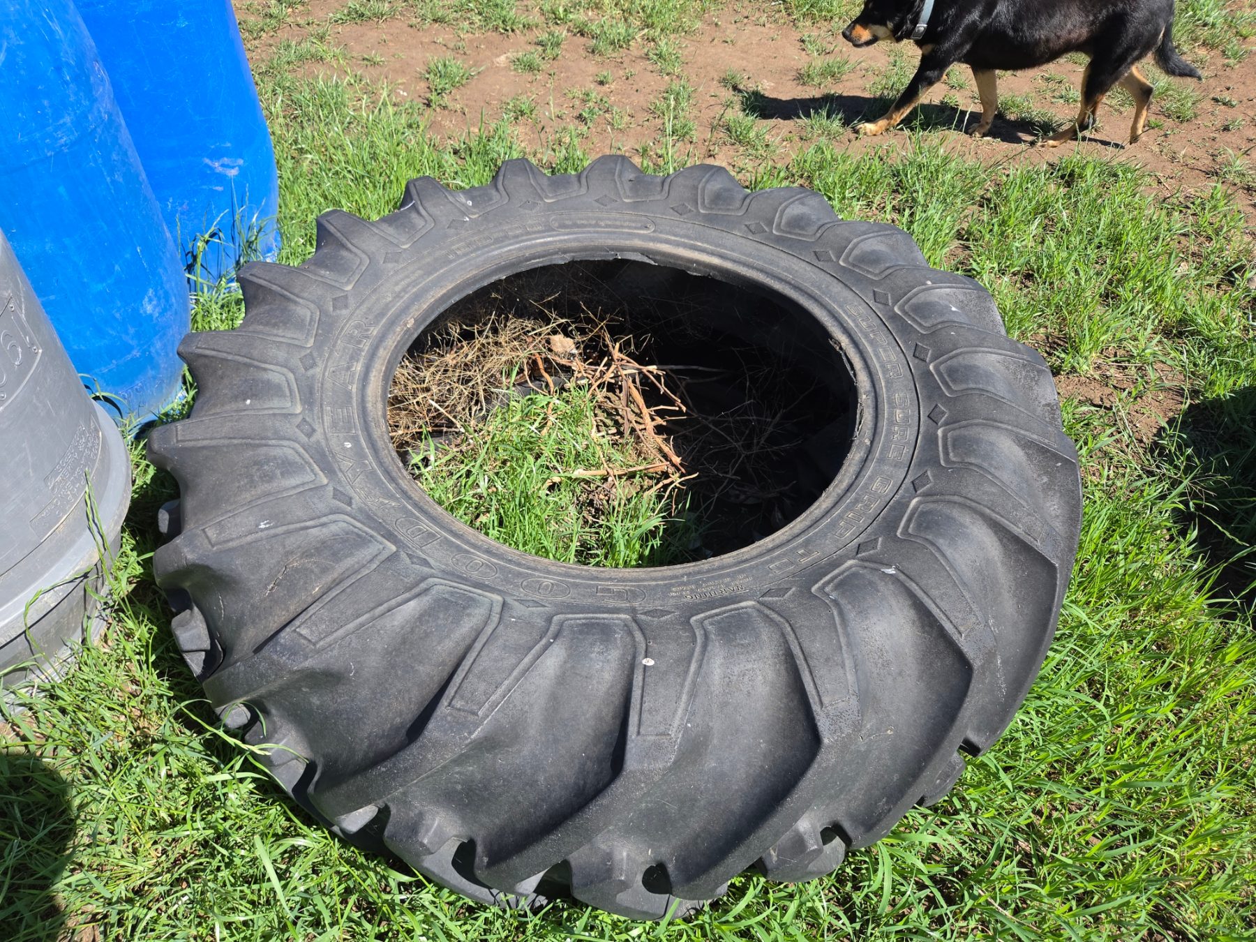 Used - 16.9-28 Tractor Tyre - photo 1