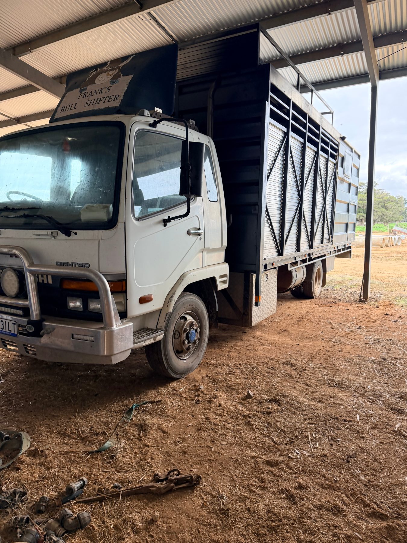 2002 Mitsubishi Fighter 600 Horse transport truck & camper - photo 6