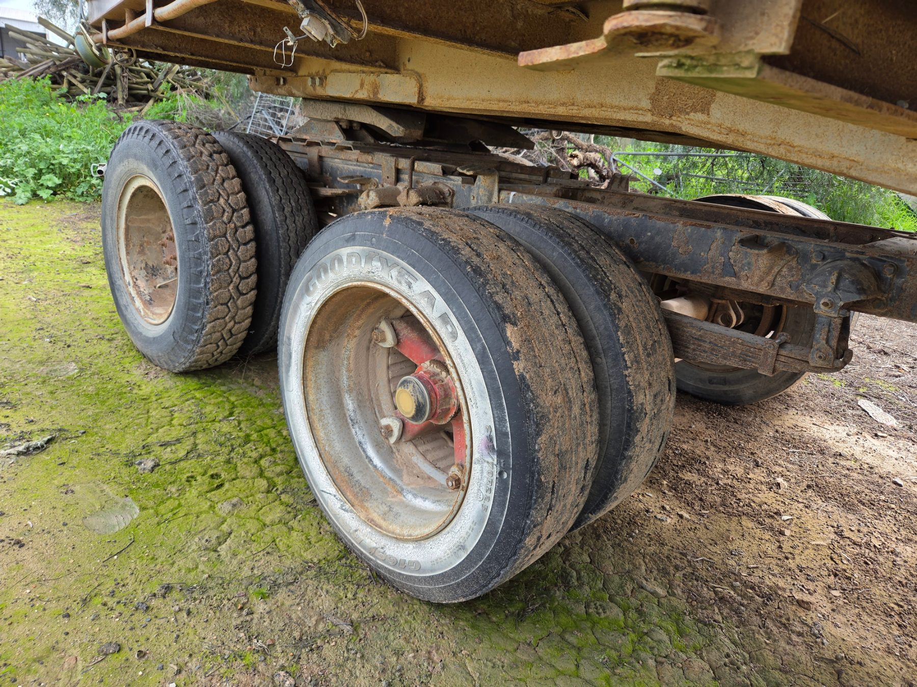 44ft H/duty Tri-axle Farm Hay Trailer - photo 6