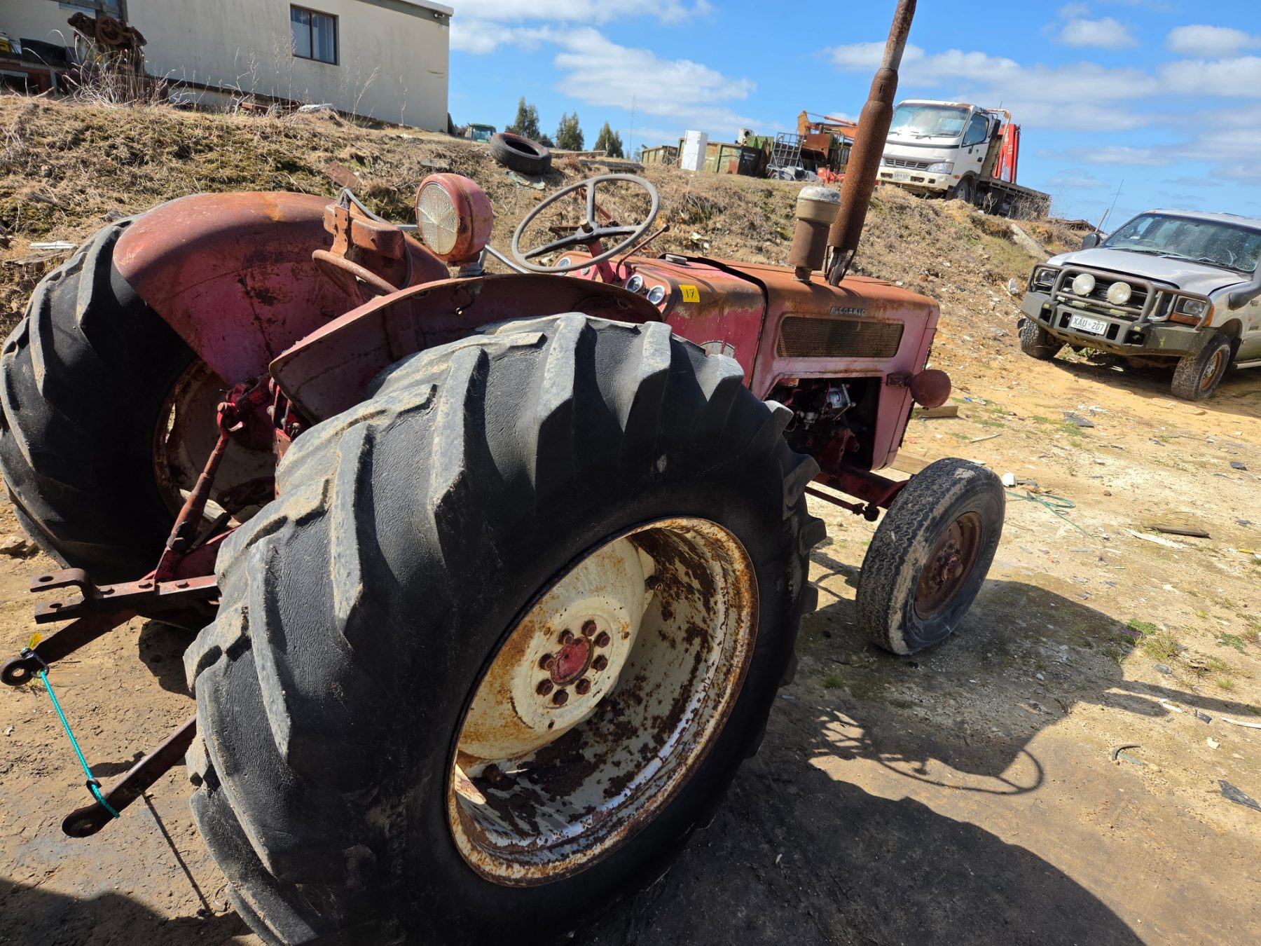 IH McCormack B414 Tractor - photo 4