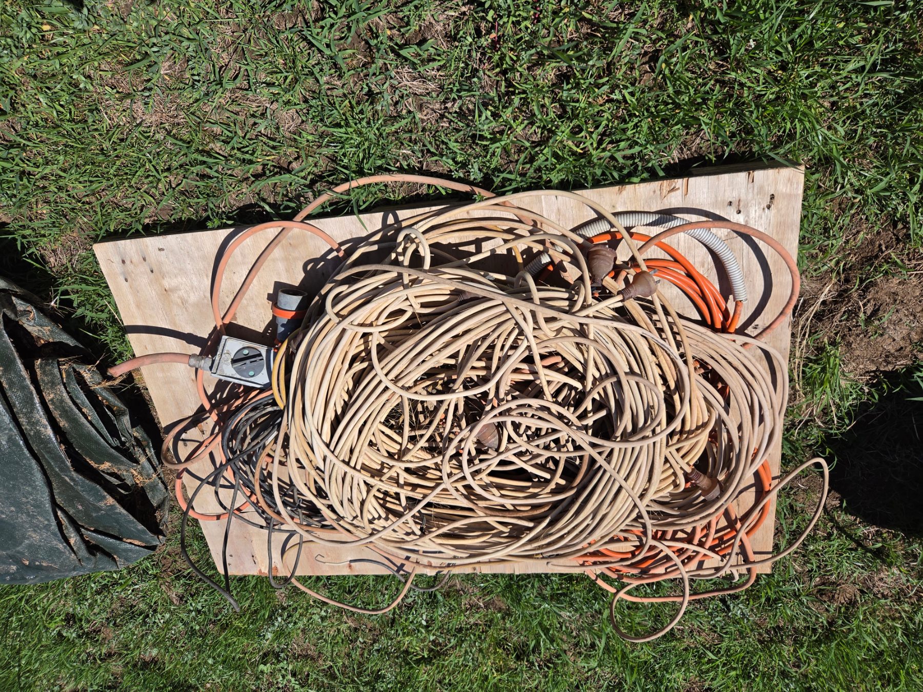 Used - Assorted Electrical Cables - photo 3
