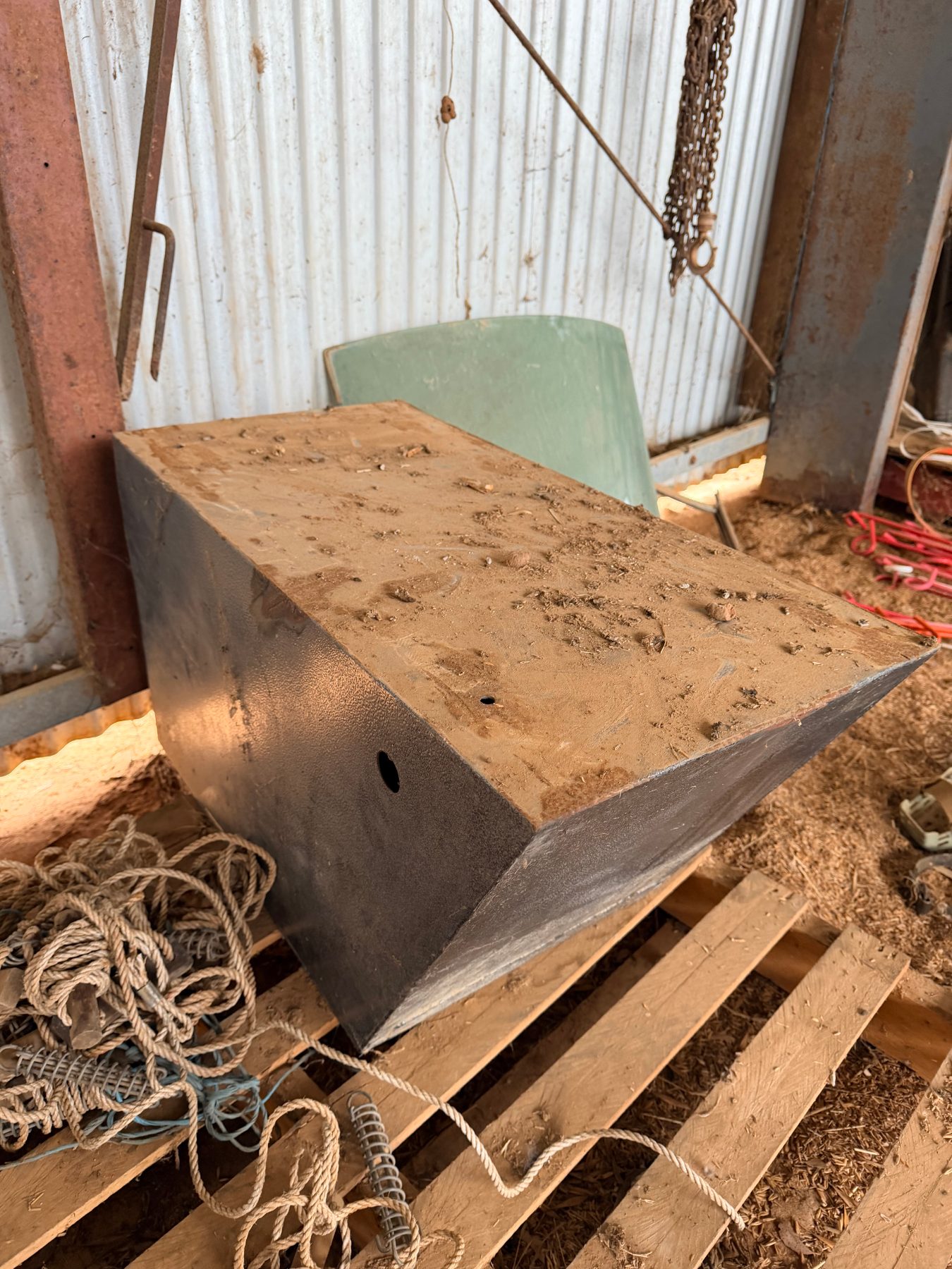 Toolbox 800mm x 400mm x 600mm to suit truck or Ute. - photo 4