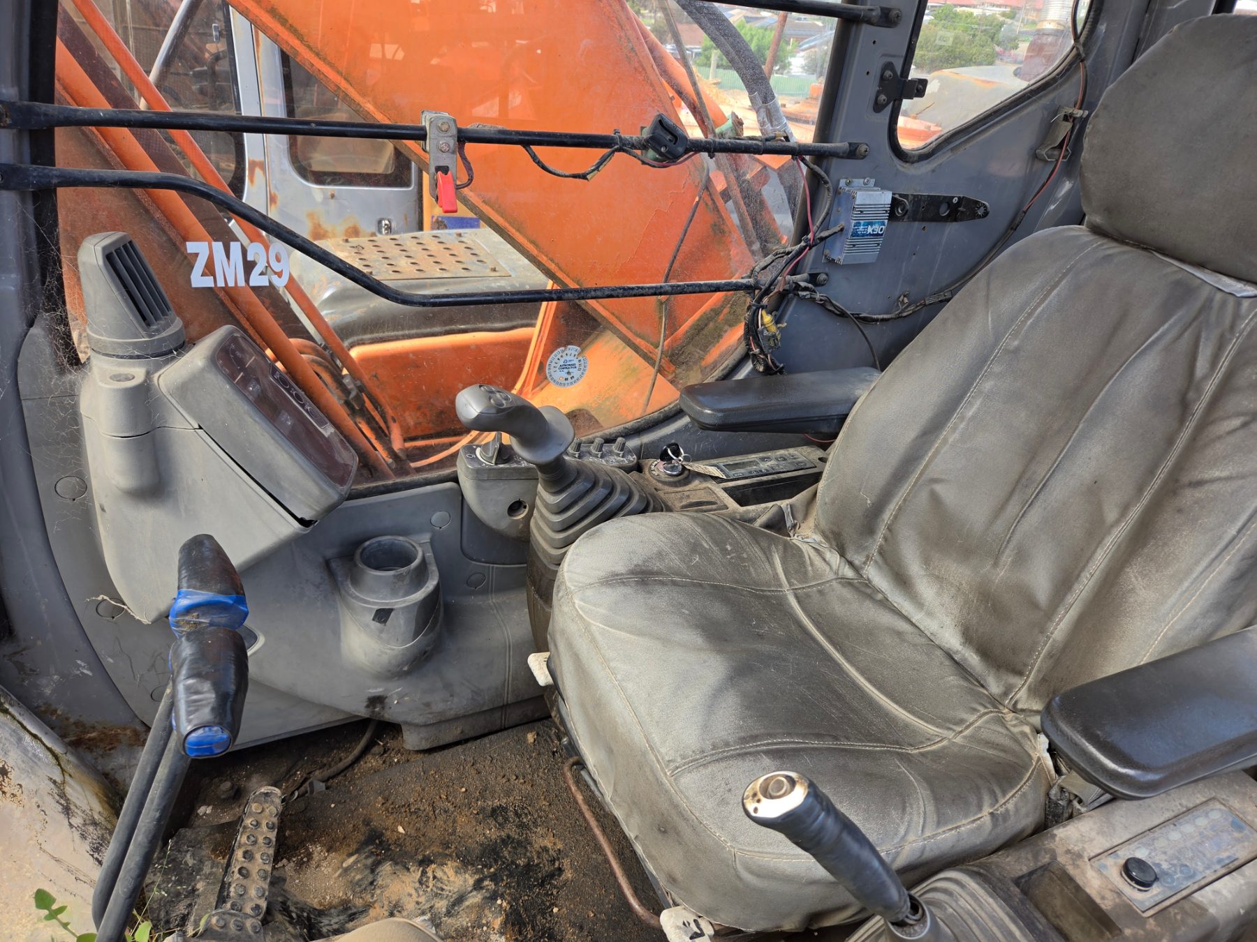 Hitachi ZX200 Excavator with Shear & Grab - photo 13