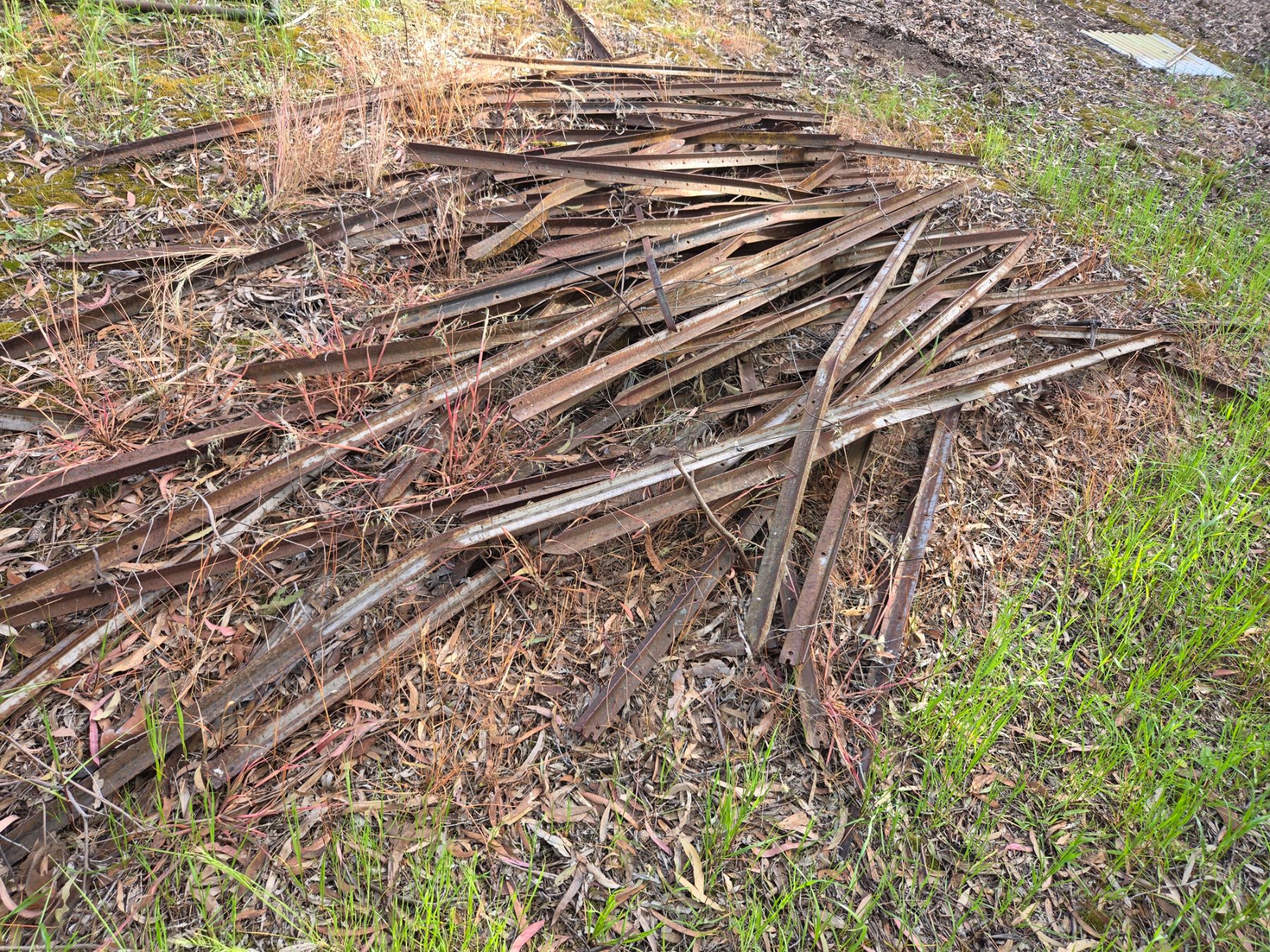 Used - Pile of Assorted 6-8ft Steel Posts - photo 4