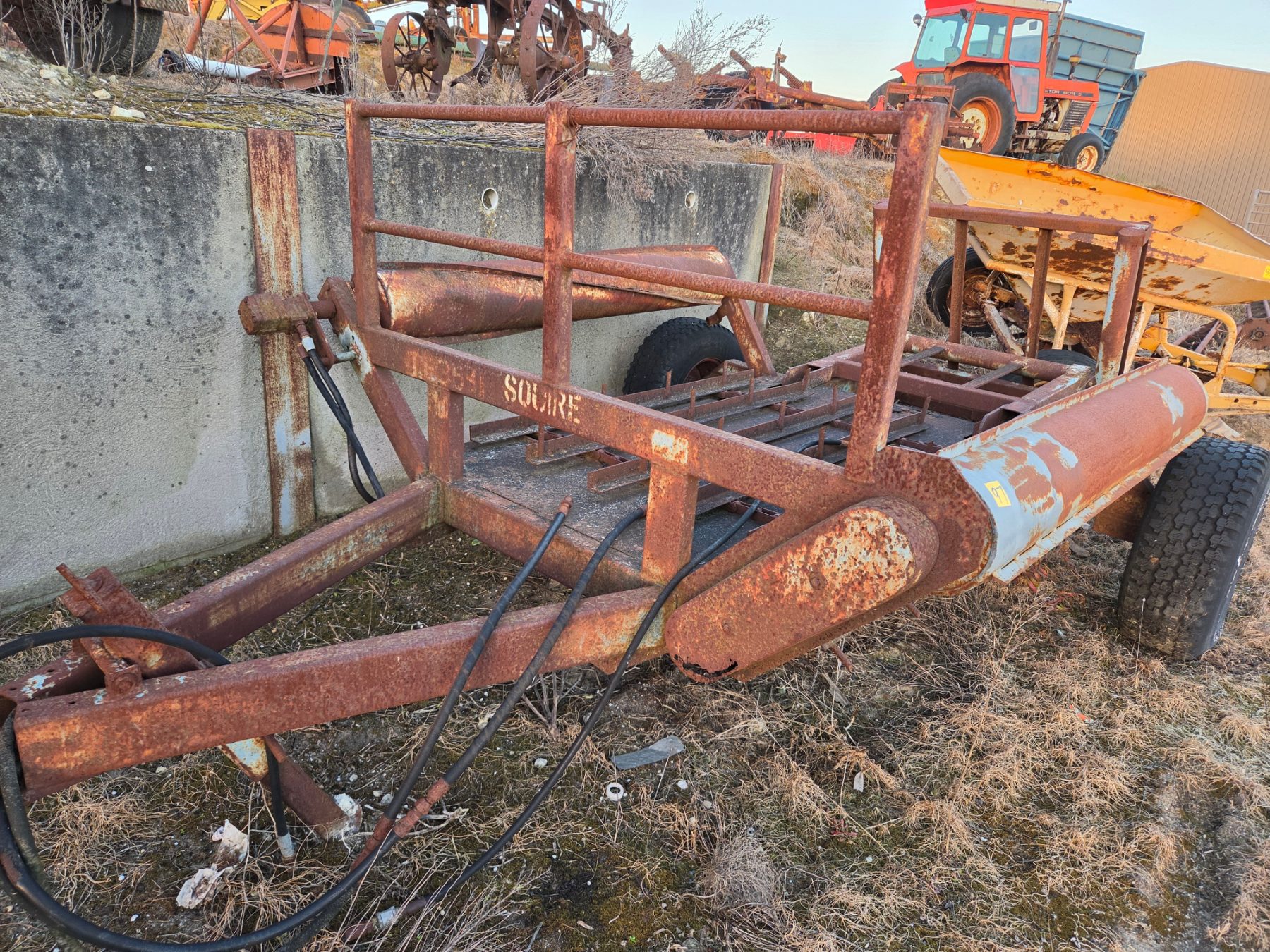 Squire Hyd. Bale Feedout Buggy - photo 2