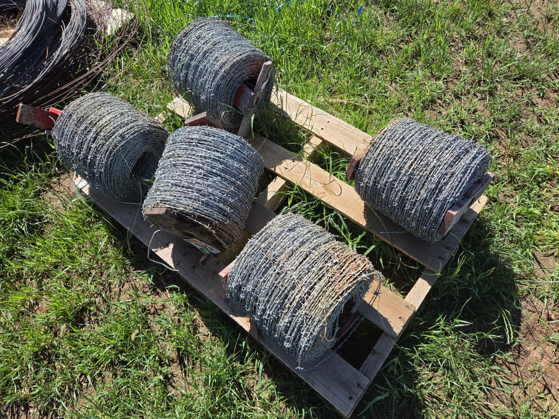 New - 5x Coils of Barb Wire (Un-used) - photo 3