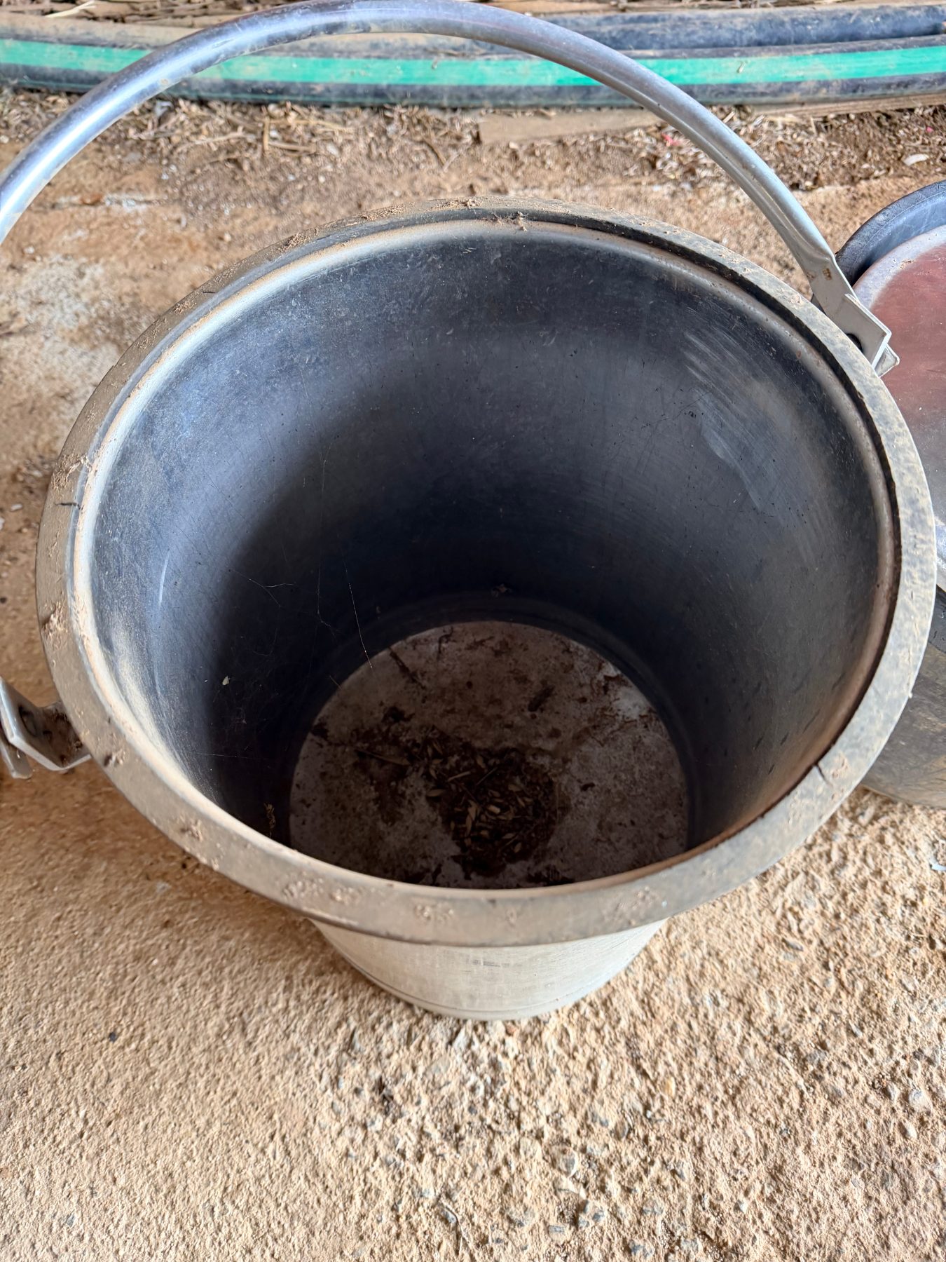 Stainless steel test bucket and 2 of 12" irrigation plugs - photo 3