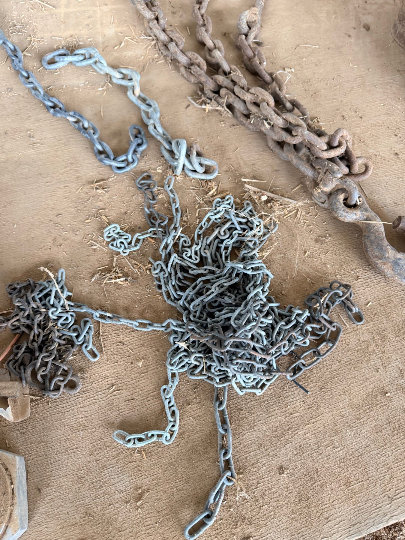 Various lengths of assorted size chain and heavy drag chain - photo 2