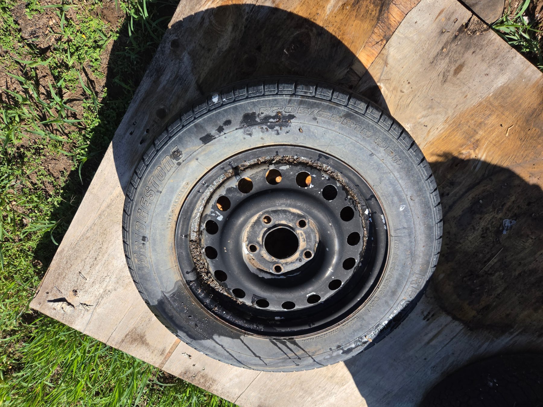 Used - 15" Holden Car Rim - photo 1