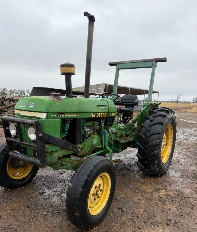 John Deere 1750 Tractor