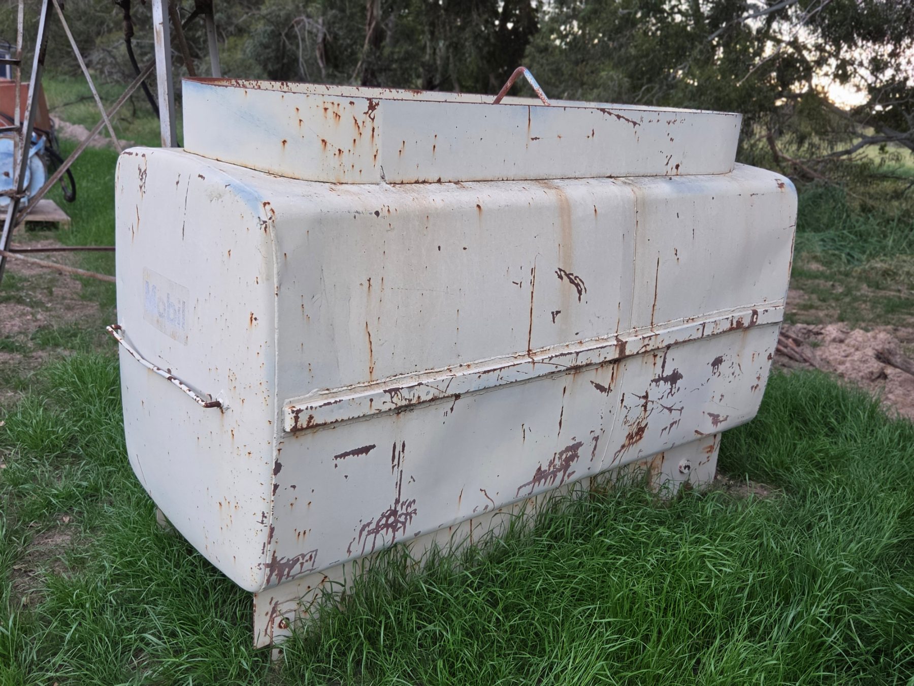Used - 2,000 Ltr Diesel Tank - photo 2