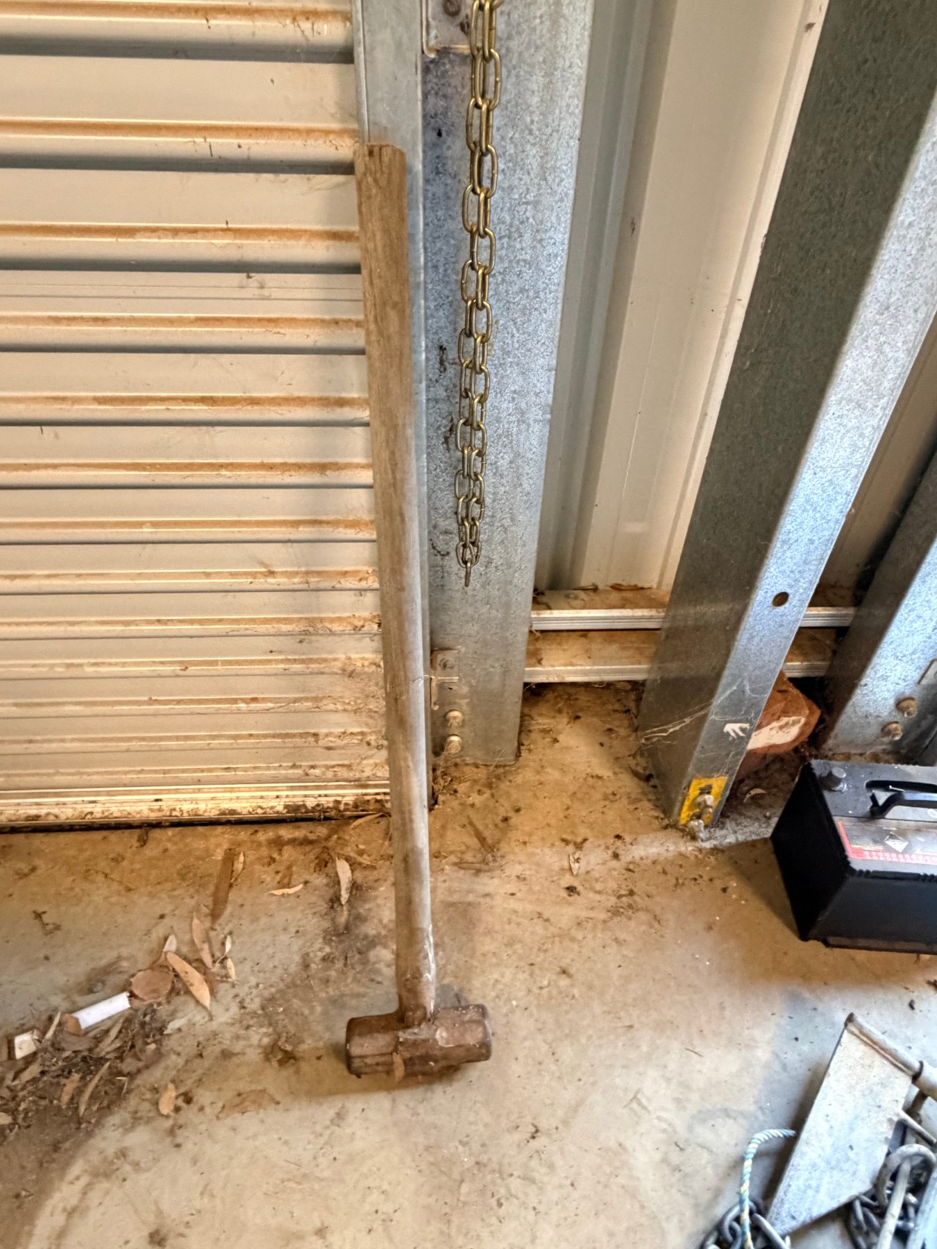 Heavy sledge hammer