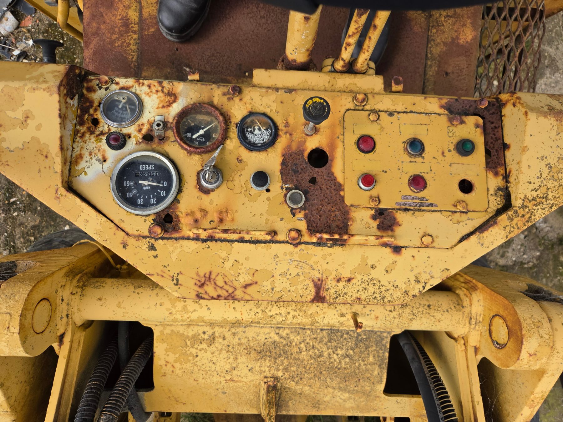 Clark 45B Articulated Loader - photo 10