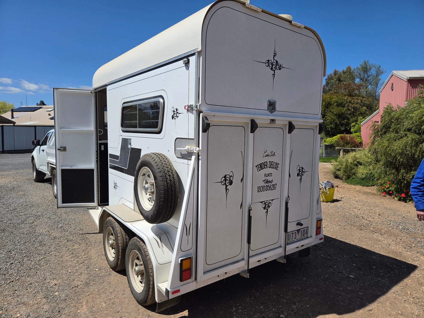 Used - 2012 Tender Deluxe Twin Horse Float (VIN:6T9T27V97CODAZ005) - photo 3