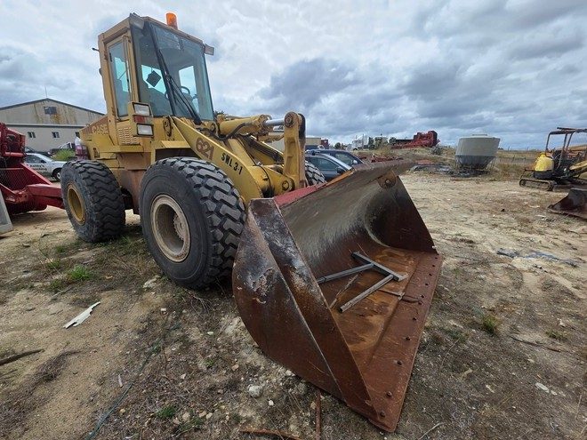 Case 621ZF Wheeled Loader - photo 2