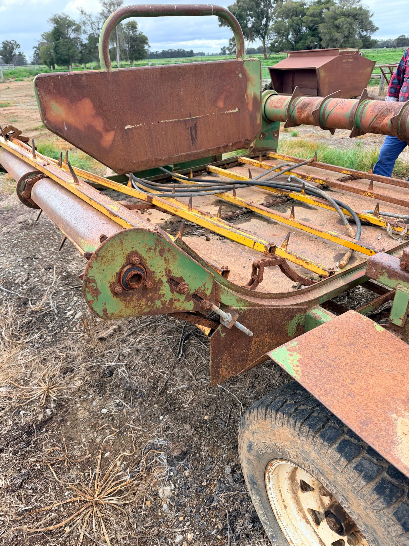 Bale buggy feed out wagon - photo 3