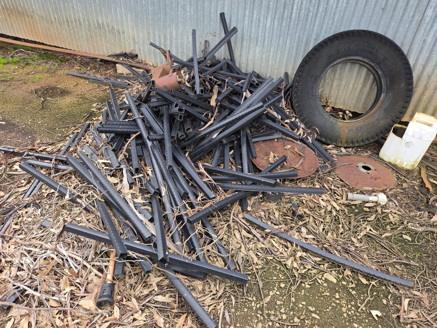 Poly Fence Droppers (Approx 100+) - photo 2