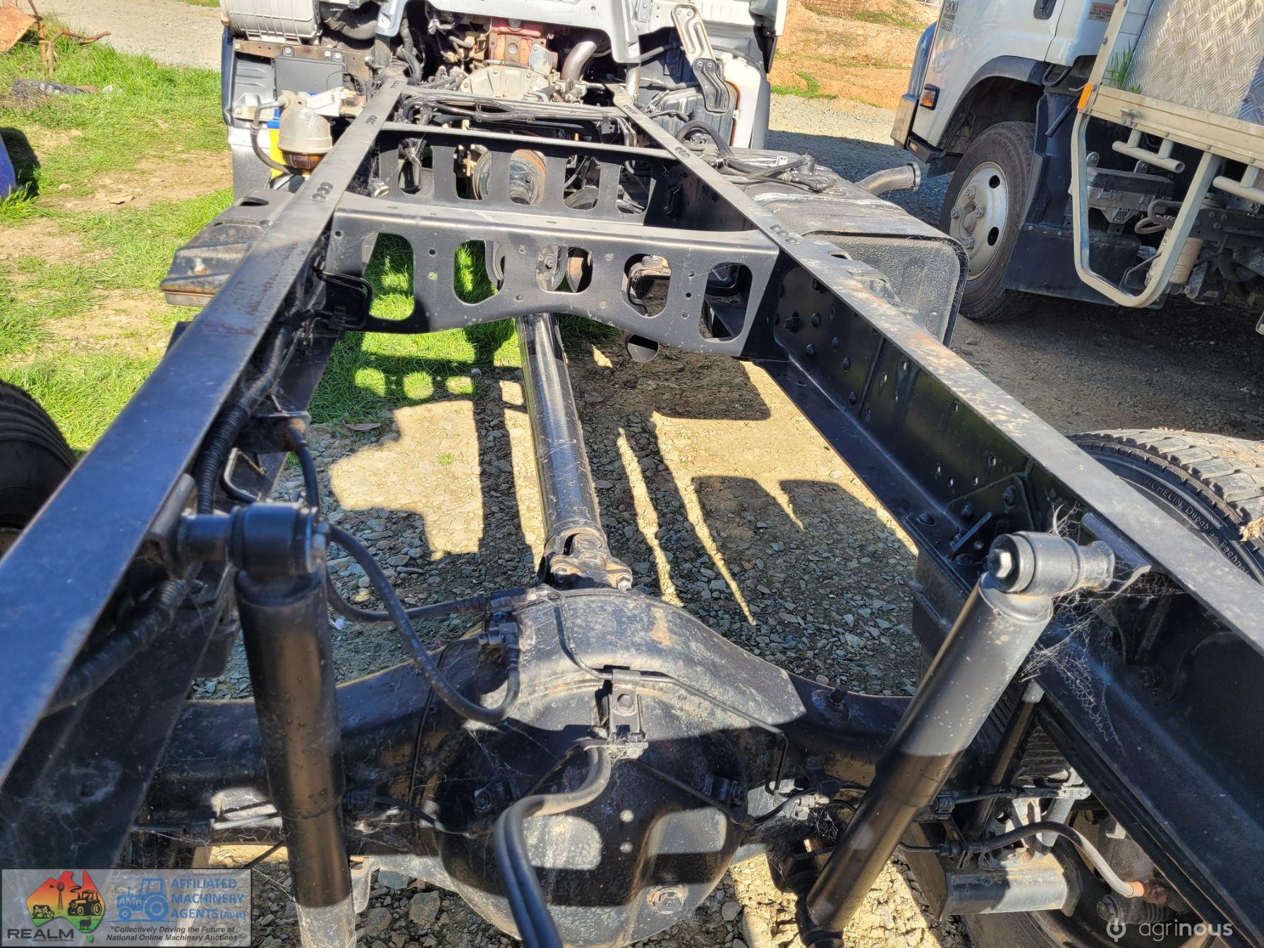 2008 Hino 300C Cab-Chassis Truck - photo 11