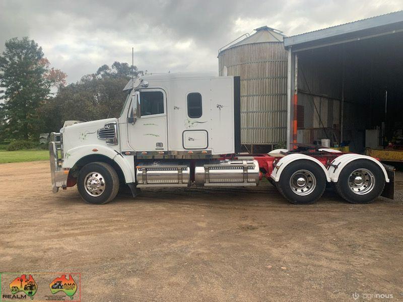 2011 Freightliner FL 580 Hp - (REDUCED PRICE) - photo 4