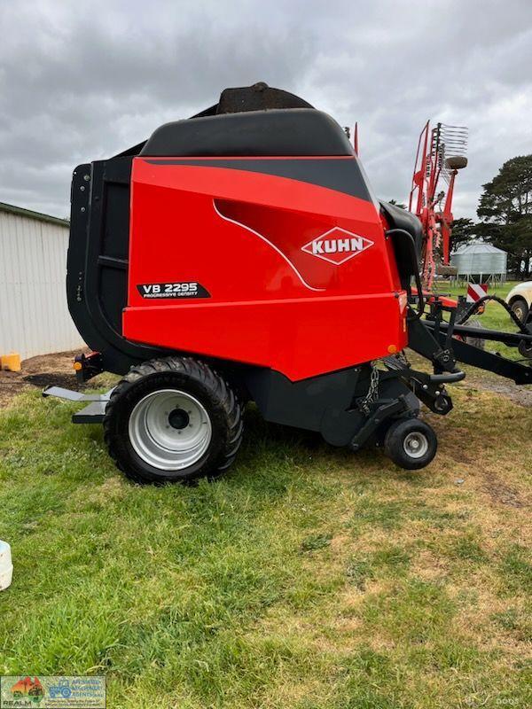 2017 Kuhn VB-2295 Round Baler - photo 4