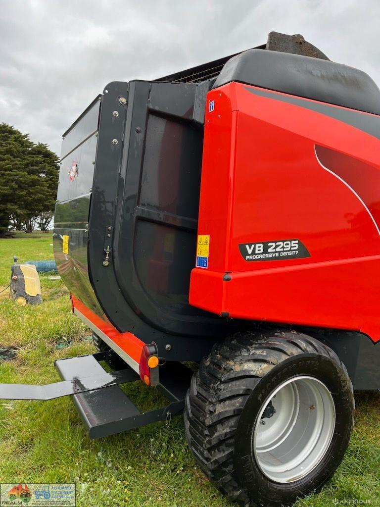 2017 Kuhn VB-2295 Round Baler - photo 5