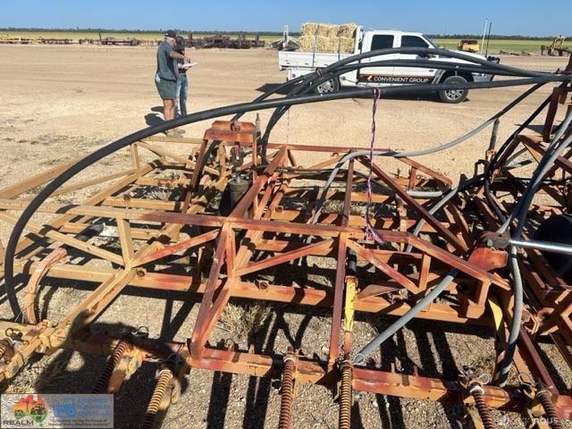 T 220 - Gyral Seeder zero till - 54 f - - photo 13