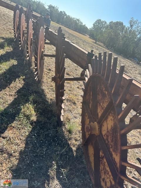 Pedrick 8 wheel stick rake - They don't come any better one owner only done 3000 acres - photo 2