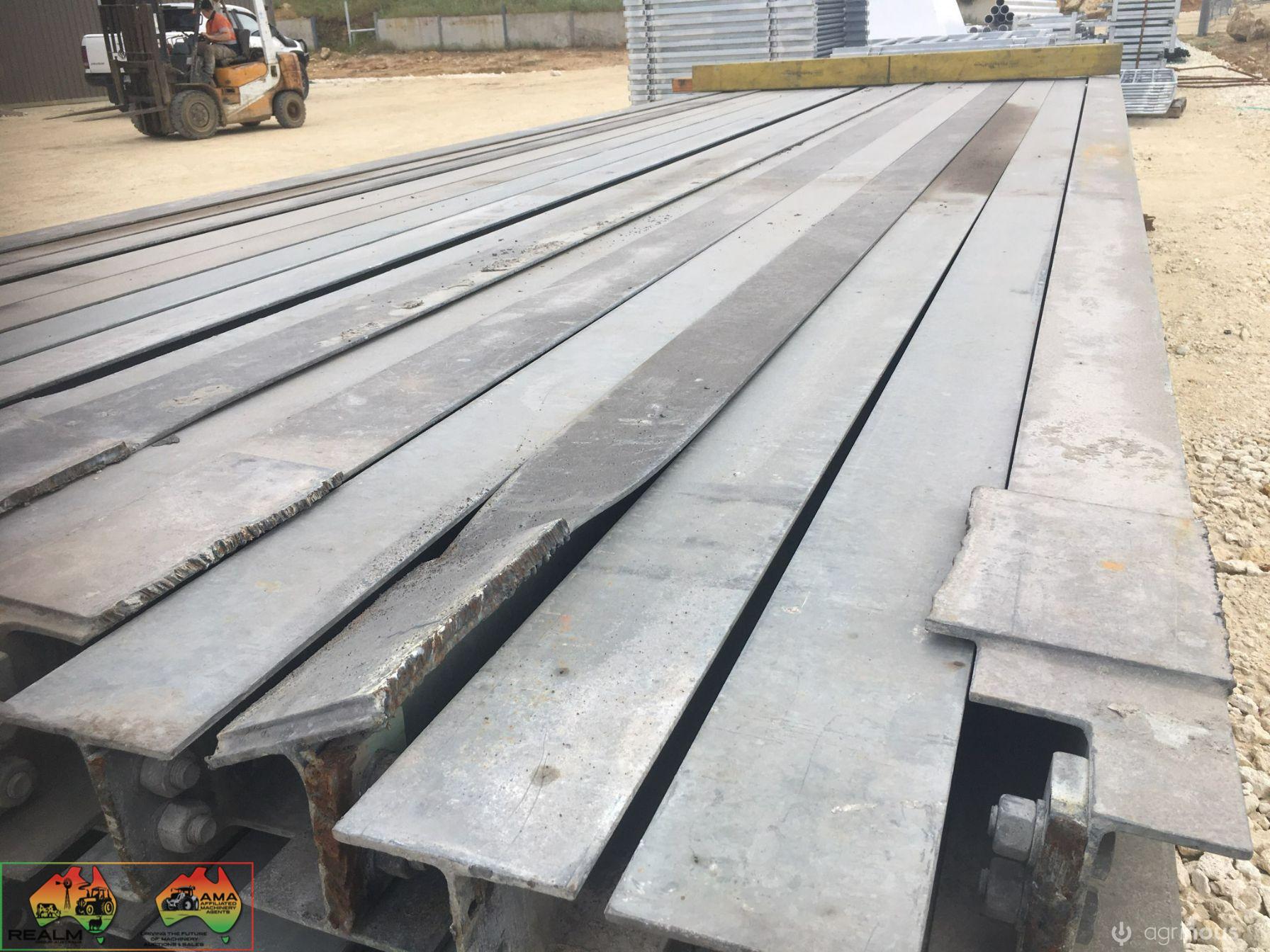 Galv. Shed Columns 150 UC (26x8.5m lengths) - photo 2