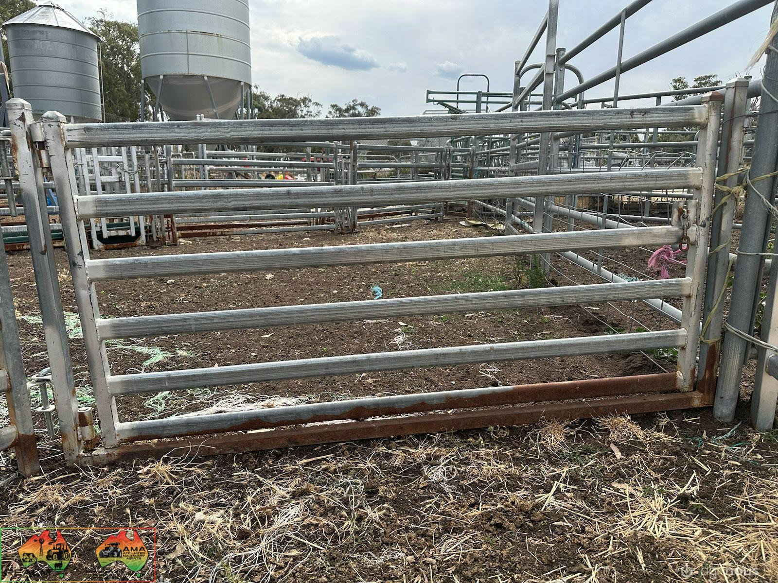 Used 2.1m Sheep Gate with U-shape Frame
