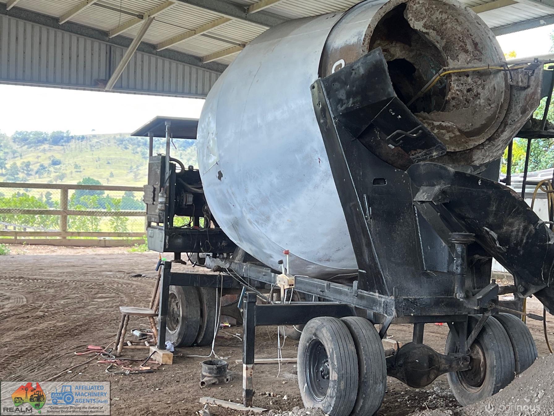 Cement mixer