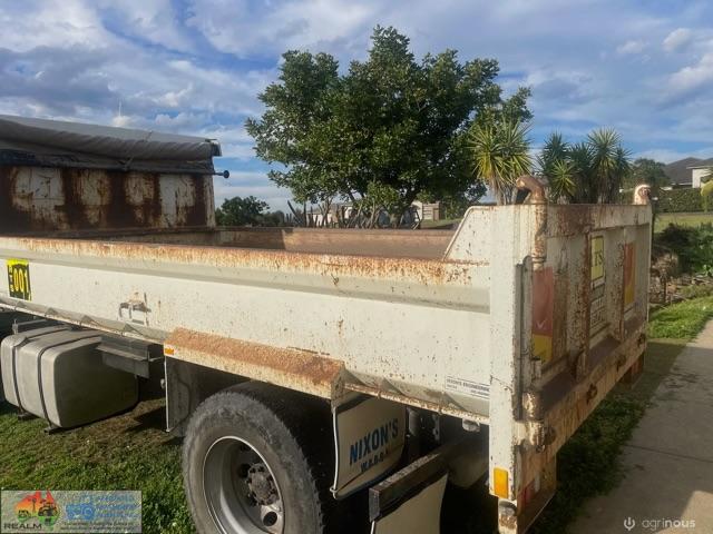 Isuzu Tipper - photo 4