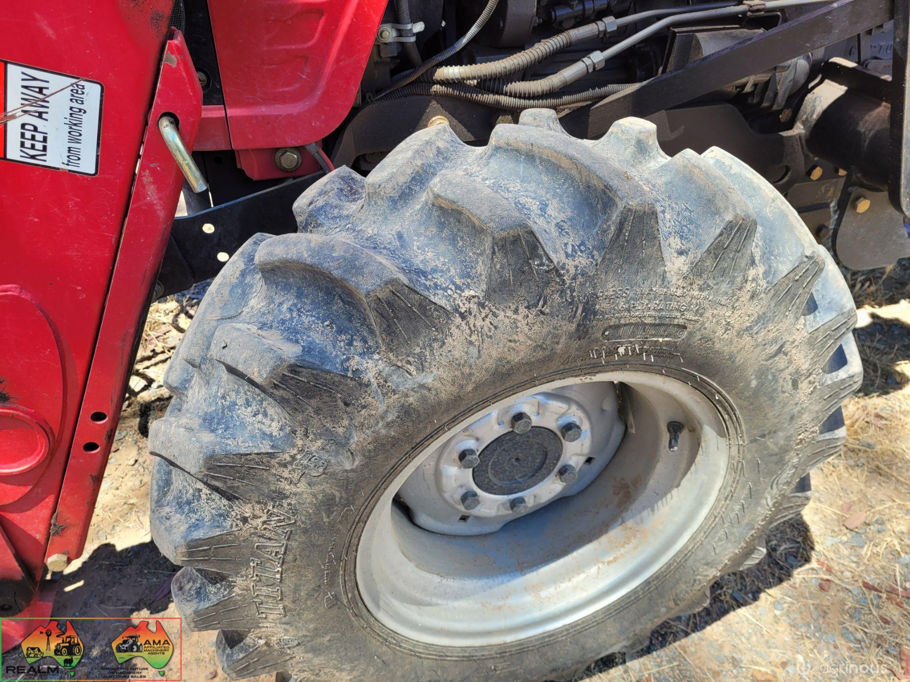 Mahindra 4025 4WD Tractor - photo 8