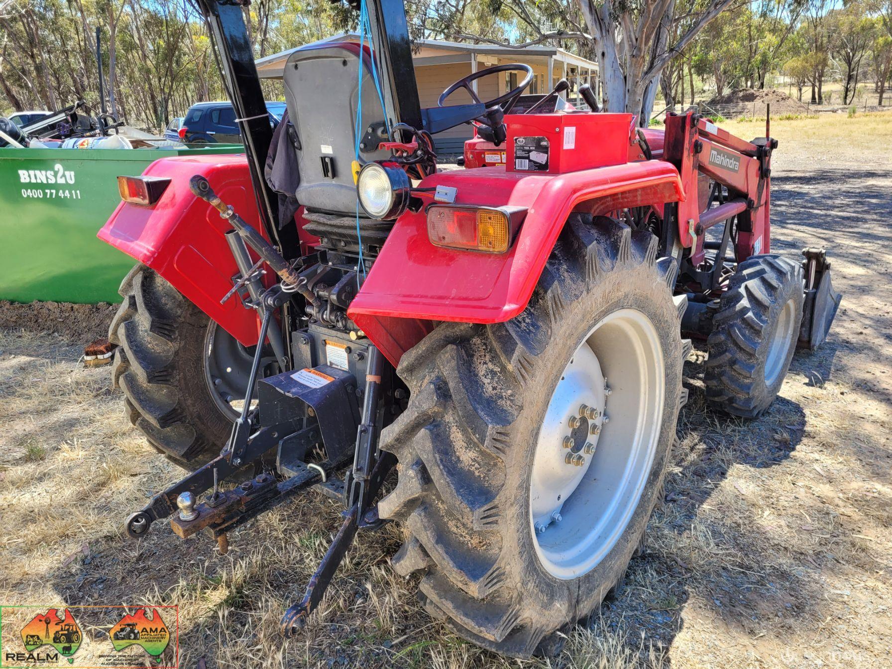 Mahindra 4025 4WD Tractor - photo 6