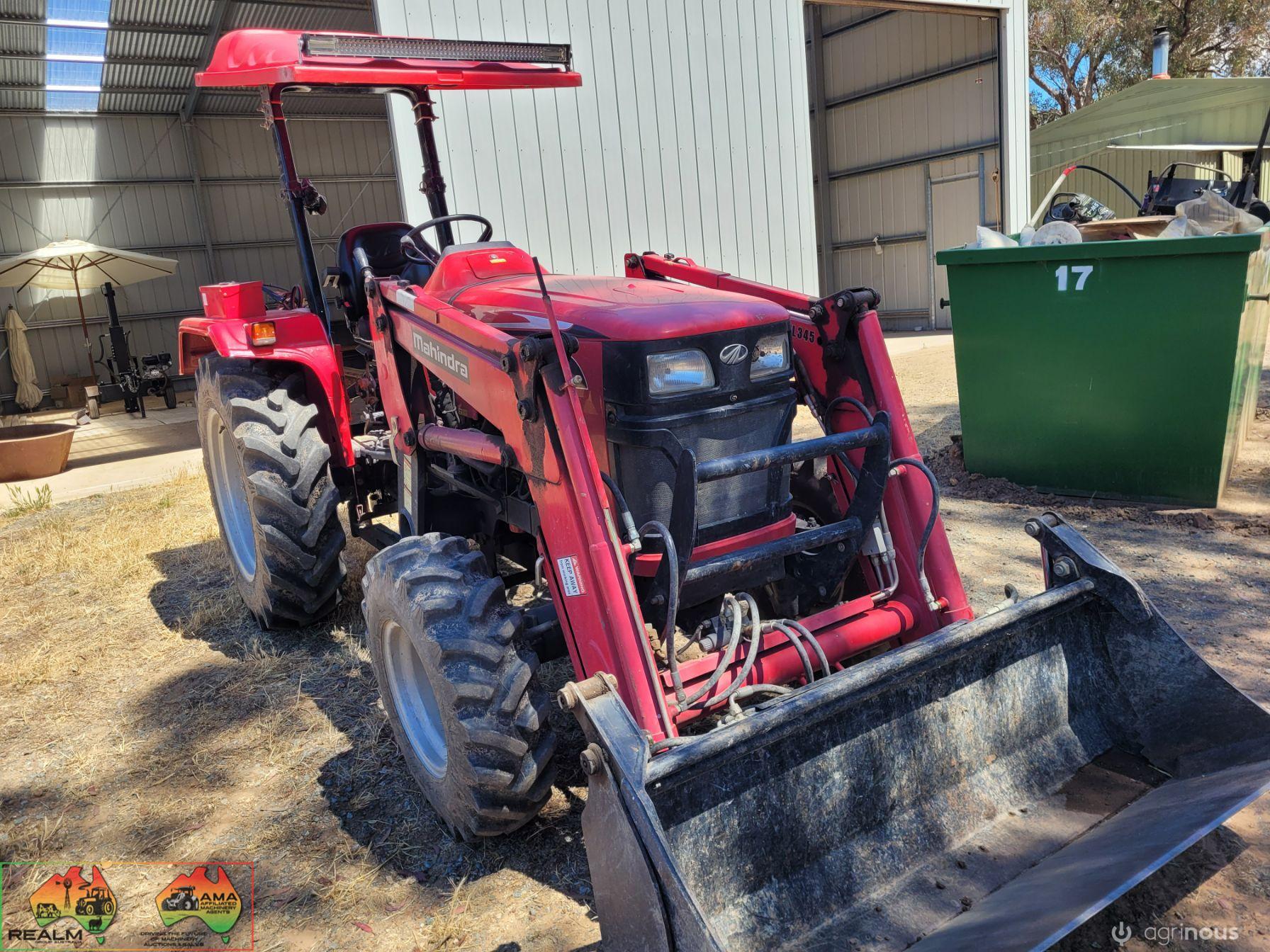 Mahindra 4025 4WD Tractor - photo 2