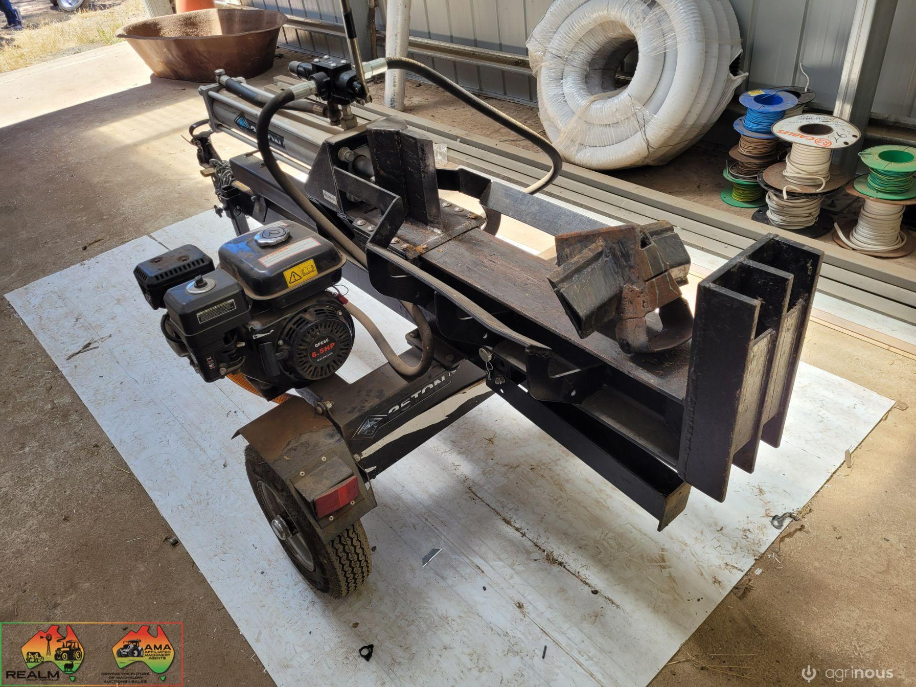 Near New 25ton Hyd. Wood Splitter