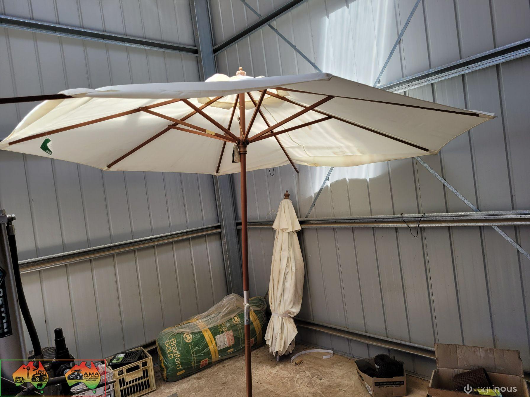 2x 2.9m Outdoor Sun Umbrellas (Near New)