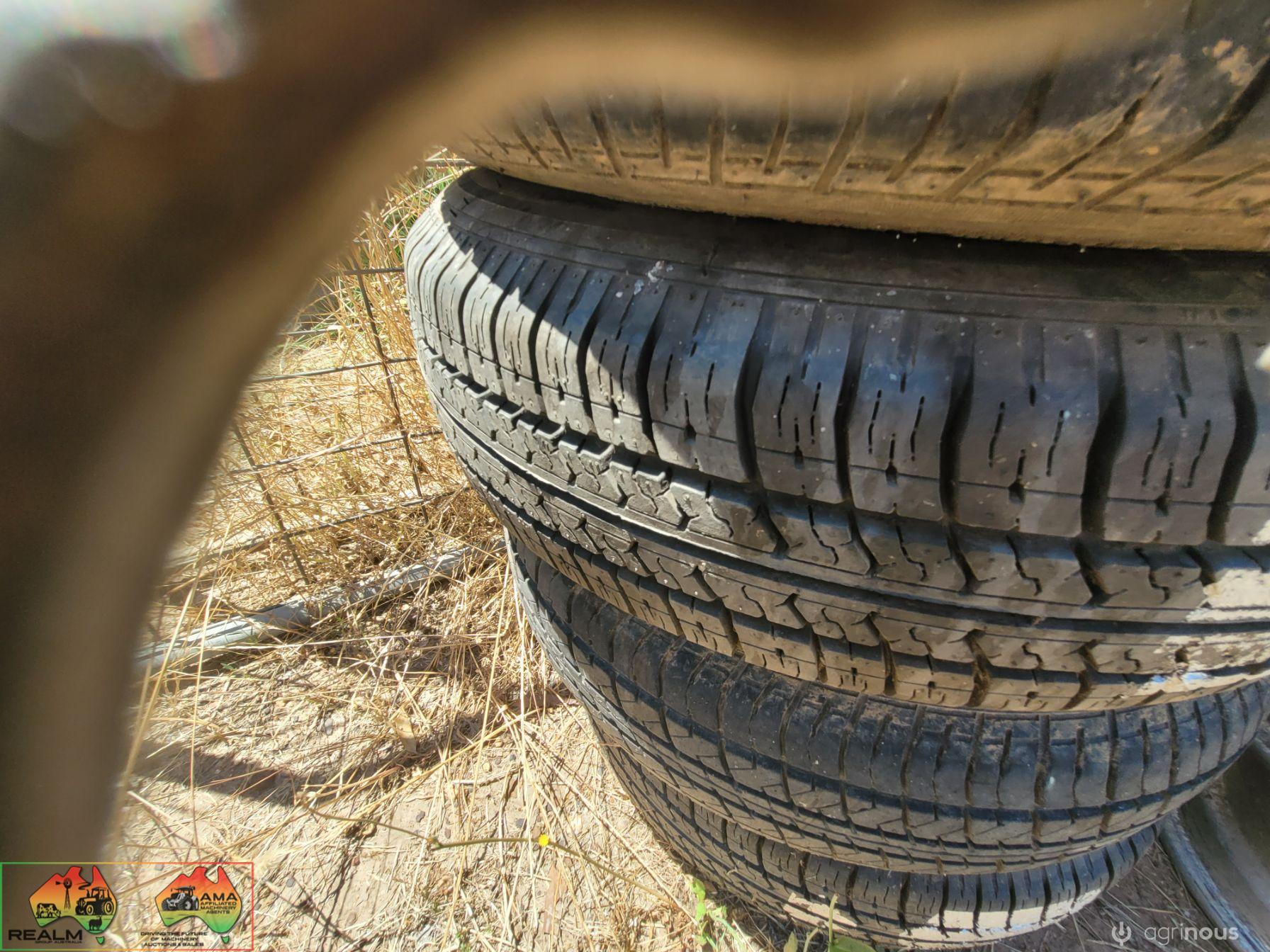 4x Corolla GT Alloy Wheels with Good Tyres (185/75-R14) - photo 4
