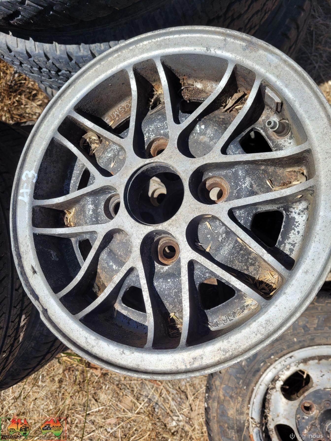 5x 12" Alloy Rims to Suit Mini - 1 with tyre - photo 2