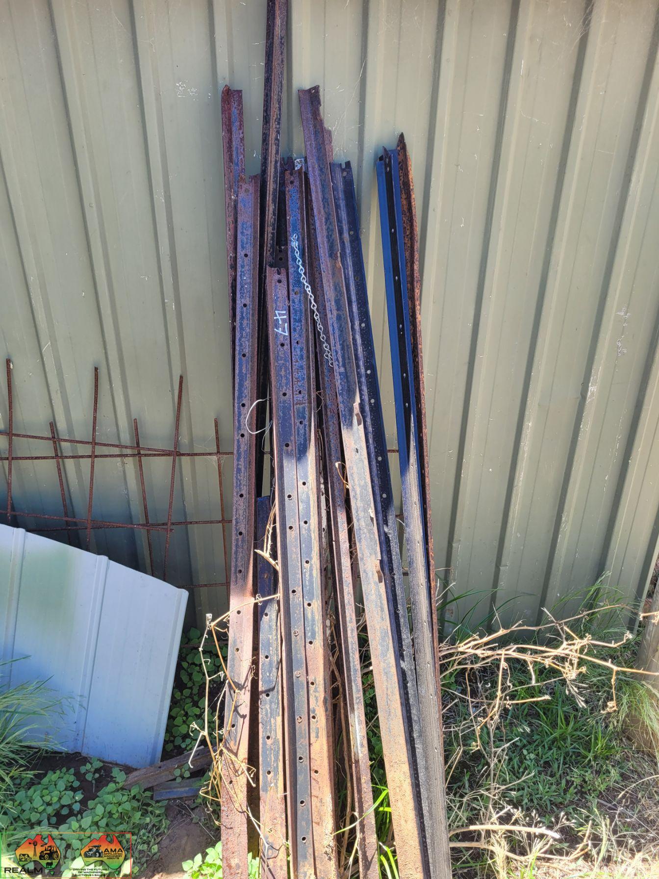 16x Assorted Steel "Star Picket" Posts (3 New Un-used) - photo 2