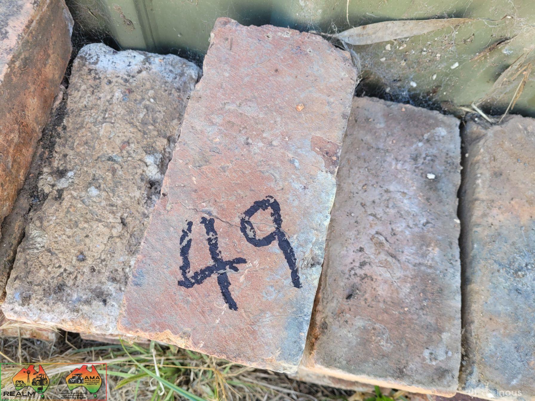 Approx 60x Handmade Bricks - photo 2