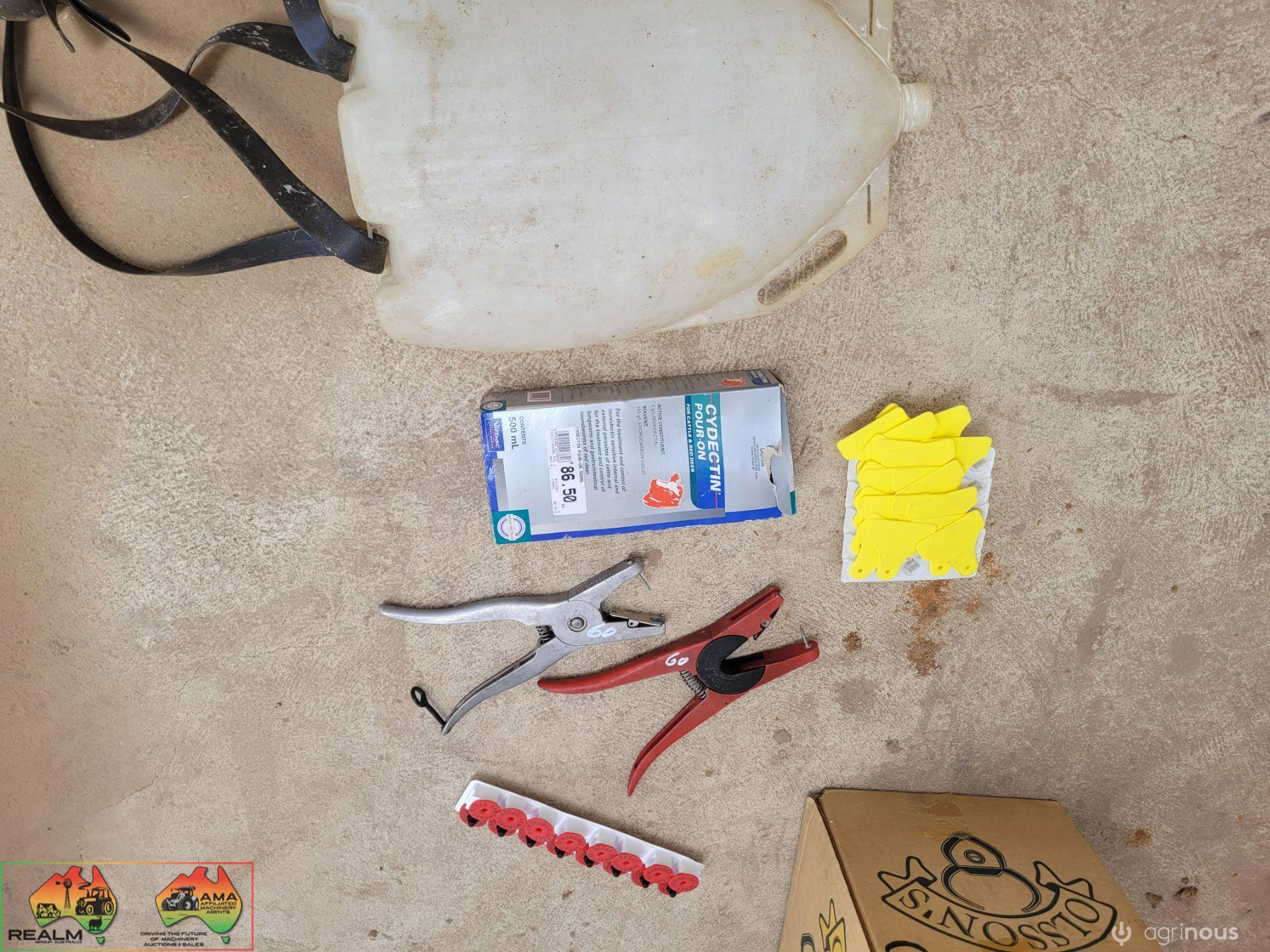 Cydectin Pour-on, Calf Tags, 2x Applicators & Drench Pack - photo 2