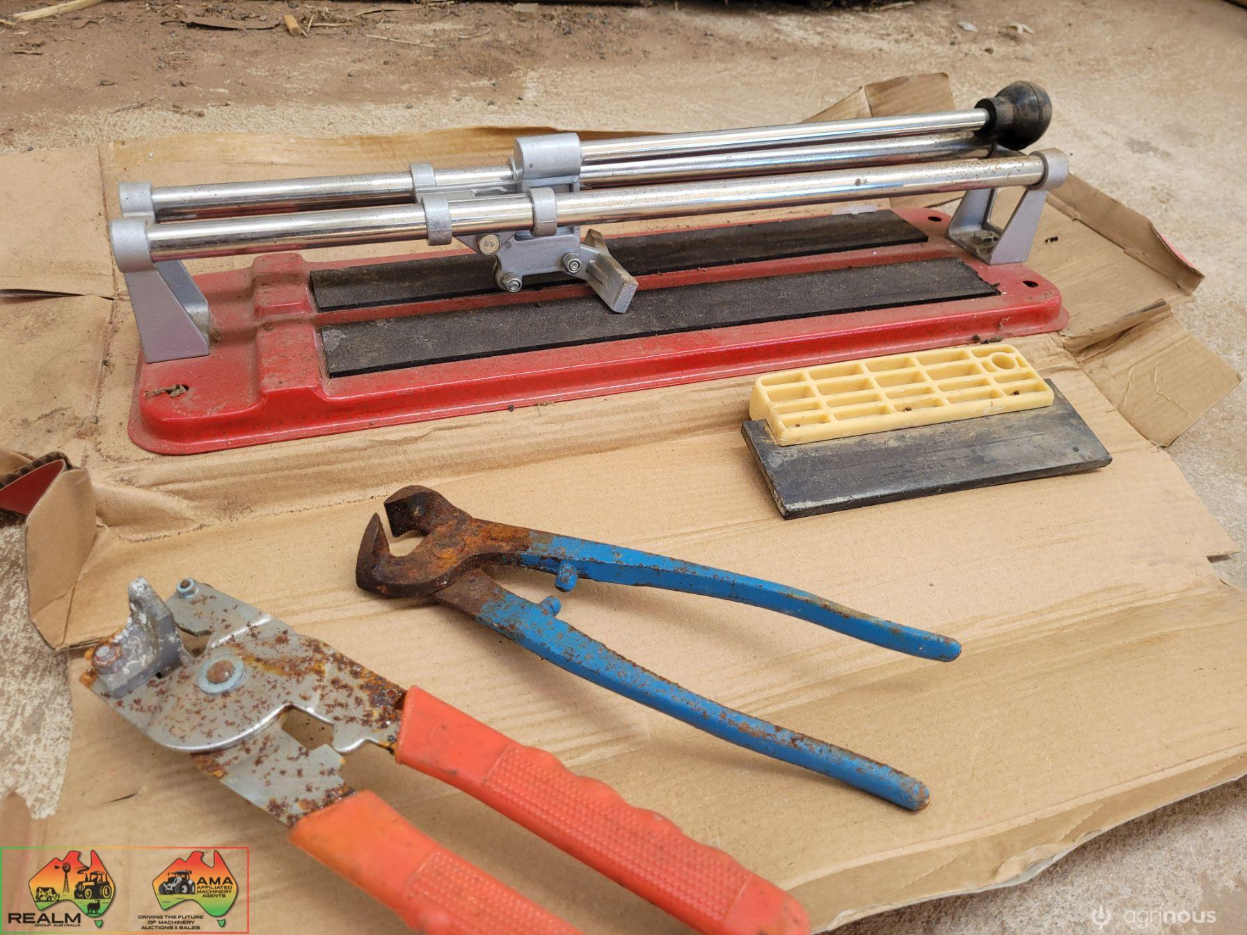 Tile Cutter & Tools - photo 2