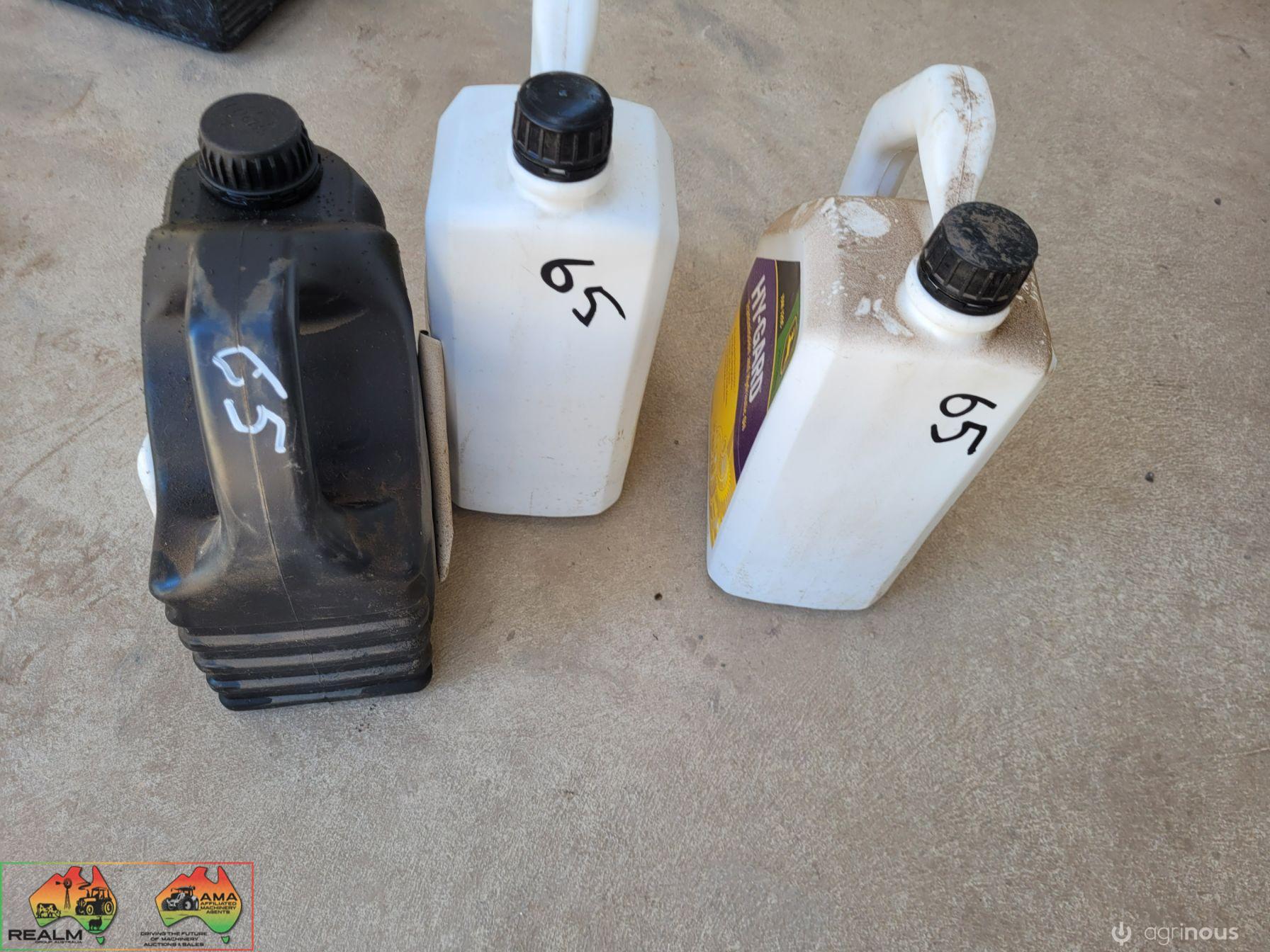 8 Ltrs of John Deere Hy-Guard Hyd. Oil & 4 Stroke Eng. Oil - photo 4