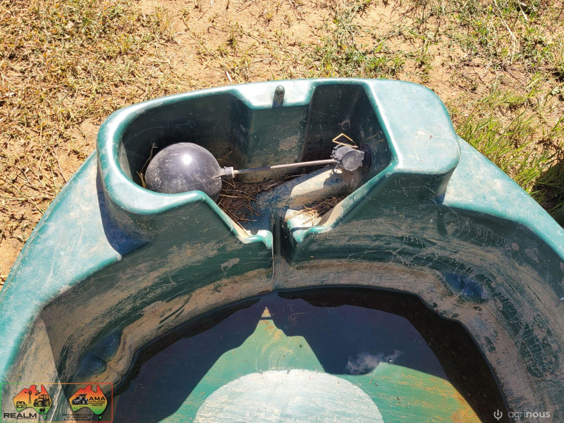 3x Polymaster MT-2 Stock Water Troughs - photo 5