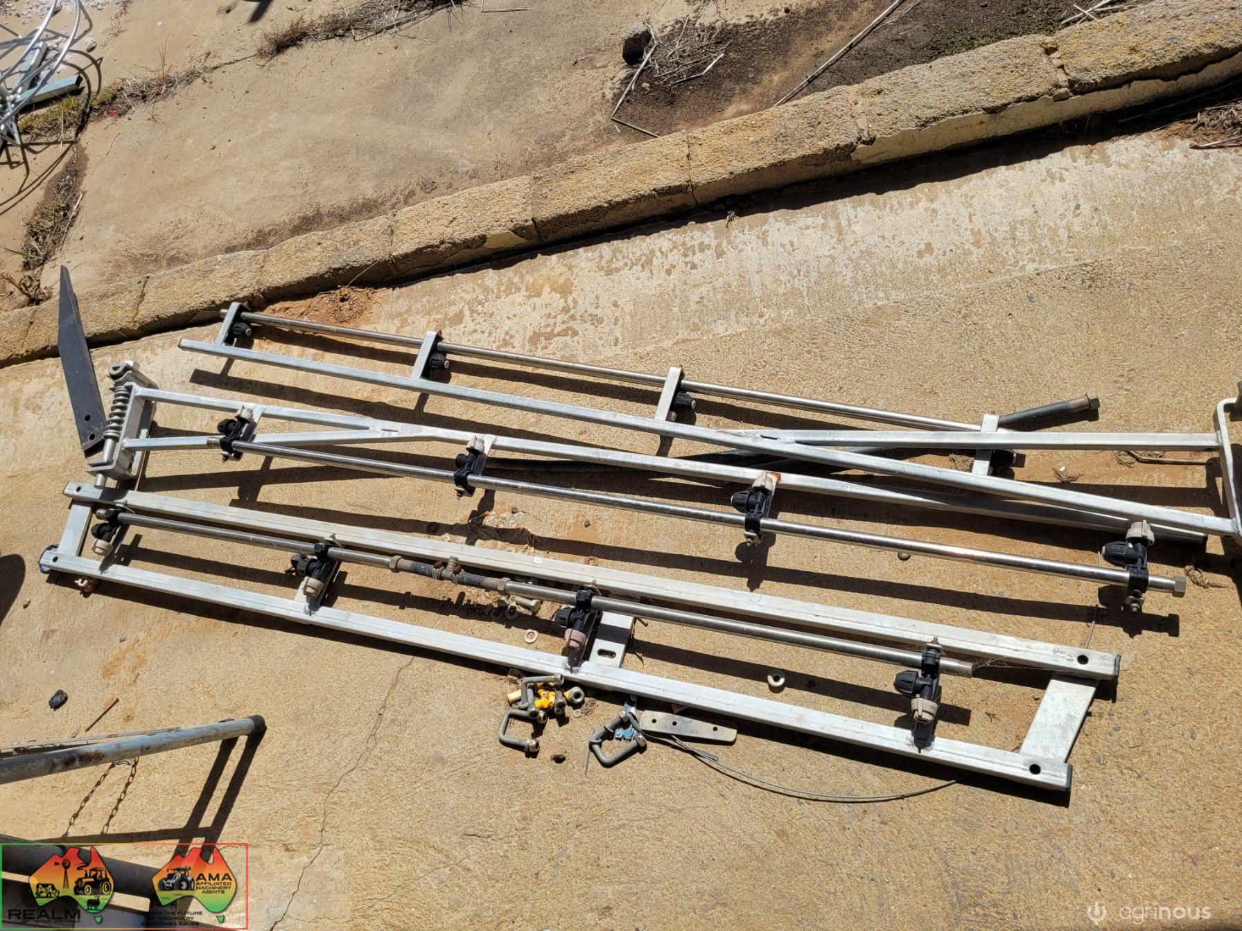 6m Galv. 3 Section Spray Boom (with fittings) - photo 3