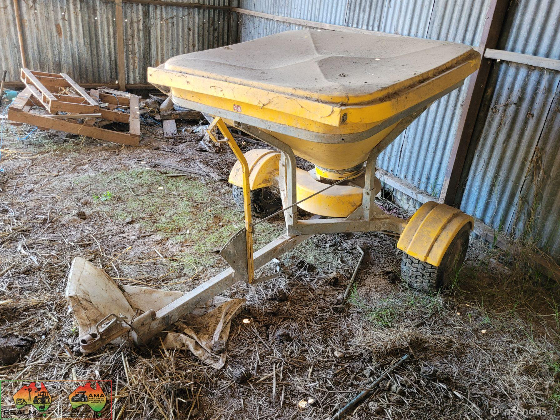 Aitchison "Agri-Spred" Trailing Spreader - photo 2
