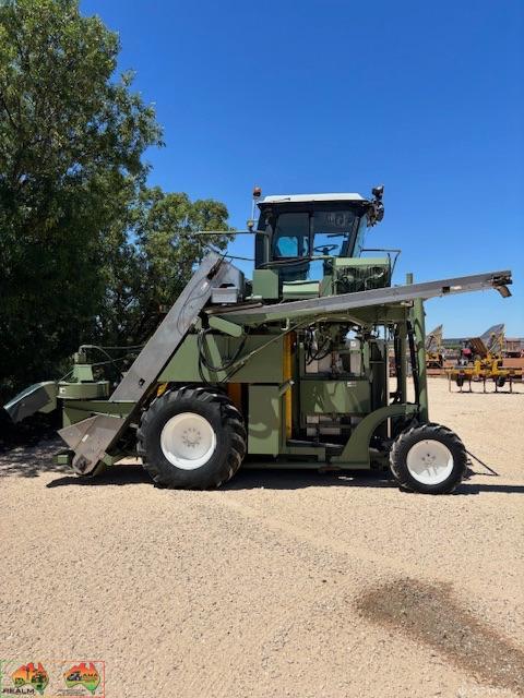 1996 Nairn 1230 Grape Harvester - photo 2