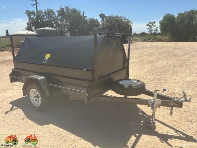 Tradesman’s lock up Trailer - ( The Compressor dos not go with it ) - photo 5