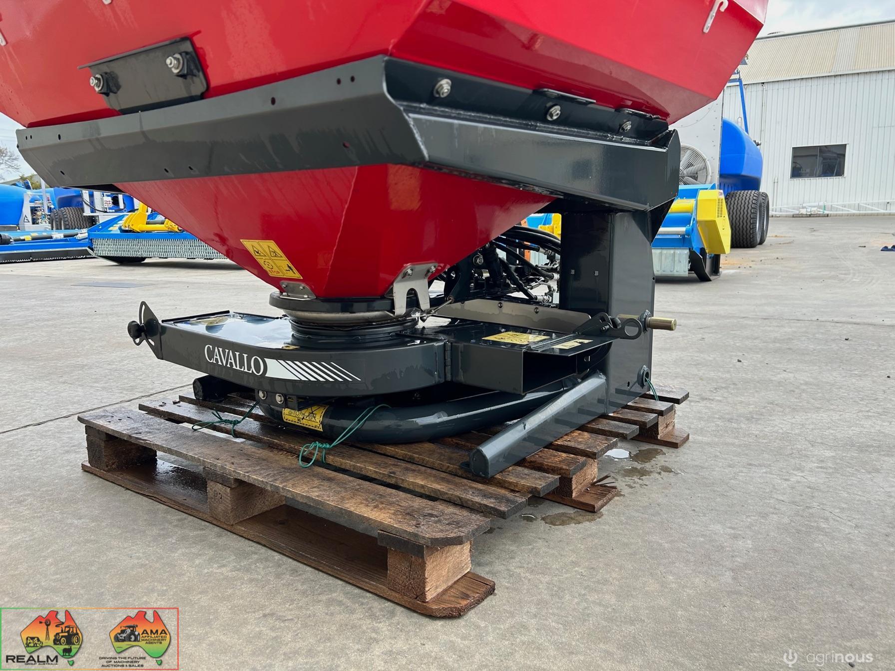 New cavallo spreader  Twin discharge for band spreading Hydraulic shut - photo 3