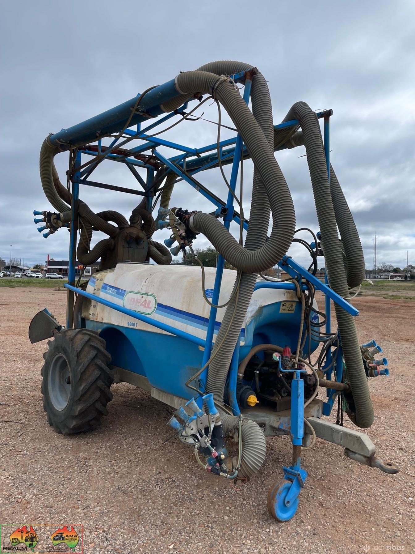 Ideal 2000 lt 2 row vineyard sprayer  High volume